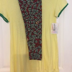 LulaRoe Outfit - Classic T XS & OS Leggings 🍎🍏